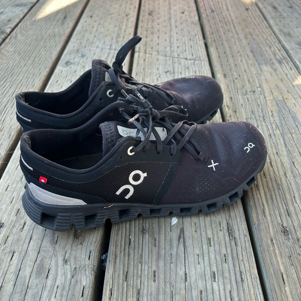 On Cloud womans size 8